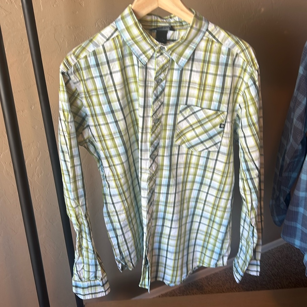 Like new Patagonia Men's green and Blue Plaid Shirt